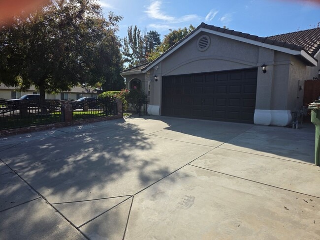 3805 Ramin Dr in Turlock, CA - Building Photo - Building Photo