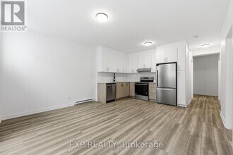 1375 Louis Ln in Ottawa, ON - Building Photo - Building Photo