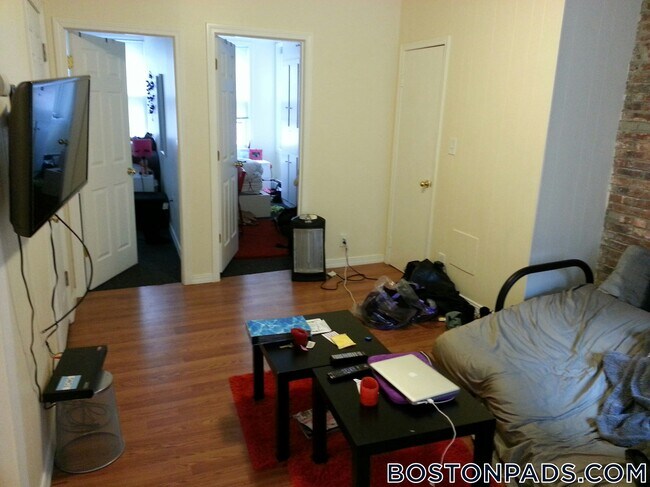 92 Endicott St, Unit 2 in Boston, MA - Building Photo - Building Photo