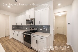 1014 Burdock Dr in Greensboro, NC - Building Photo - Building Photo