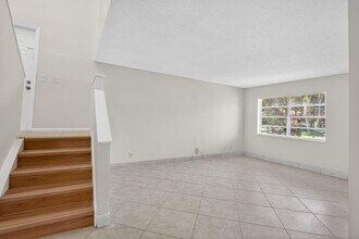 6695 Via Regina in Boca Raton, FL - Building Photo - Building Photo