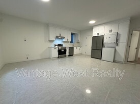 3757 Astoria Dr in West Kelowna, BC - Building Photo