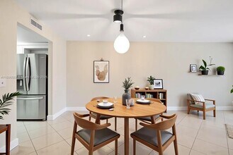 900 SW 125th Way in Pembroke Pines, FL - Building Photo - Building Photo