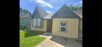 3042 Sienna Dr in Harvey, LA - Building Photo