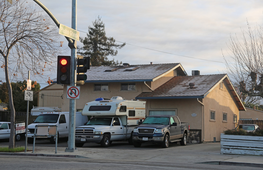 16966 Meekland Ave in Hayward, CA - Building Photo