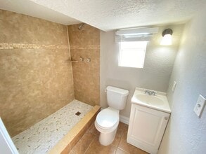 812 W Livingston St, Unit B in Orlando, FL - Foto de edificio - Building Photo