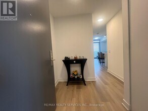 86 Dundas St E in Mississauga, ON - Building Photo - Building Photo