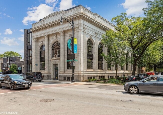 property at 1425 W Fullerton Ave