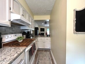 940 Linden Rd in Pinehurst, NC - Foto de edificio - Building Photo