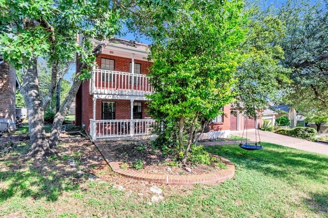 10903 Chateau Hill in Austin, TX - Building Photo - Building Photo