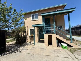 500 Hamilton Ave in Seaside, CA - Building Photo