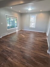 3981 S Pine Ave in Milwaukee, WI - Building Photo - Building Photo