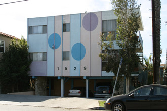 1529 Junipero Ave in Long Beach, CA - Building Photo - Building Photo