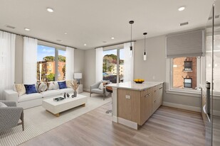 211 Green St, Unit 207 in Boston, MA - Building Photo