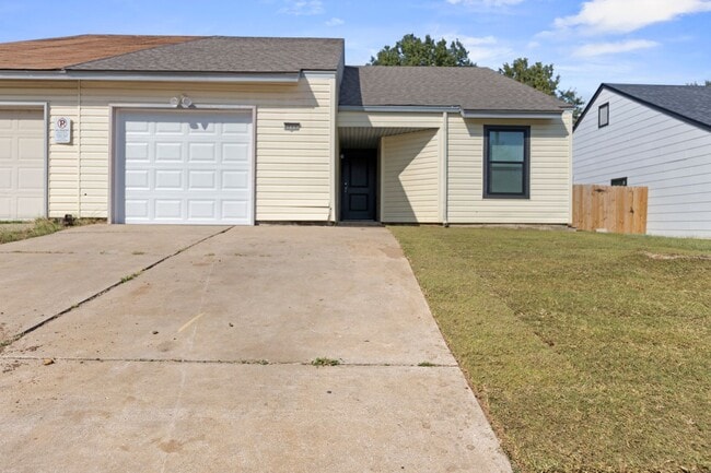 1600 W Madison St in Broken Arrow, OK - Foto de edificio - Building Photo
