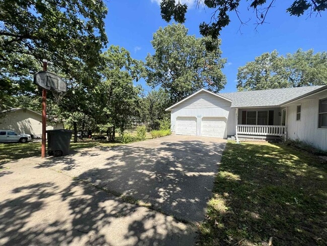 1701 Hickory Hills Dr in Joplin, MO - Building Photo - Building Photo