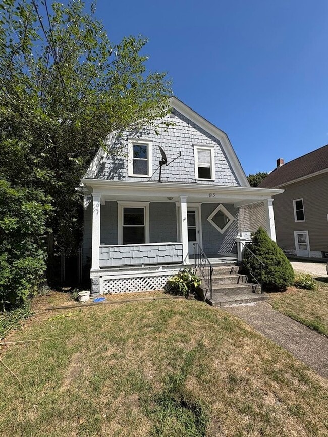 813 Dayton St in Akron, OH - Building Photo - Building Photo