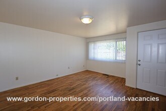 6720 SE Tenino St in Portland, OR - Building Photo - Building Photo