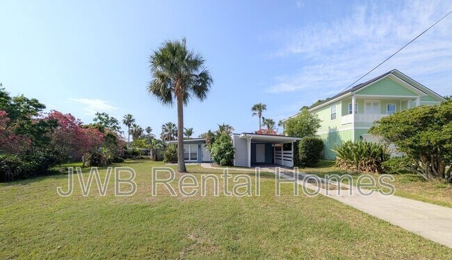 property at 802 8th Ave N
