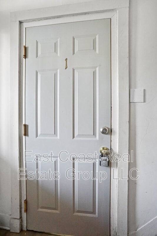 242 E Liberty St in Martinsburg, WV - Building Photo - Building Photo