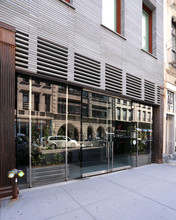 24-26 Warren St in New York, NY - Building Photo - Building Photo