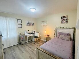 618 Grattan St, Unit 4