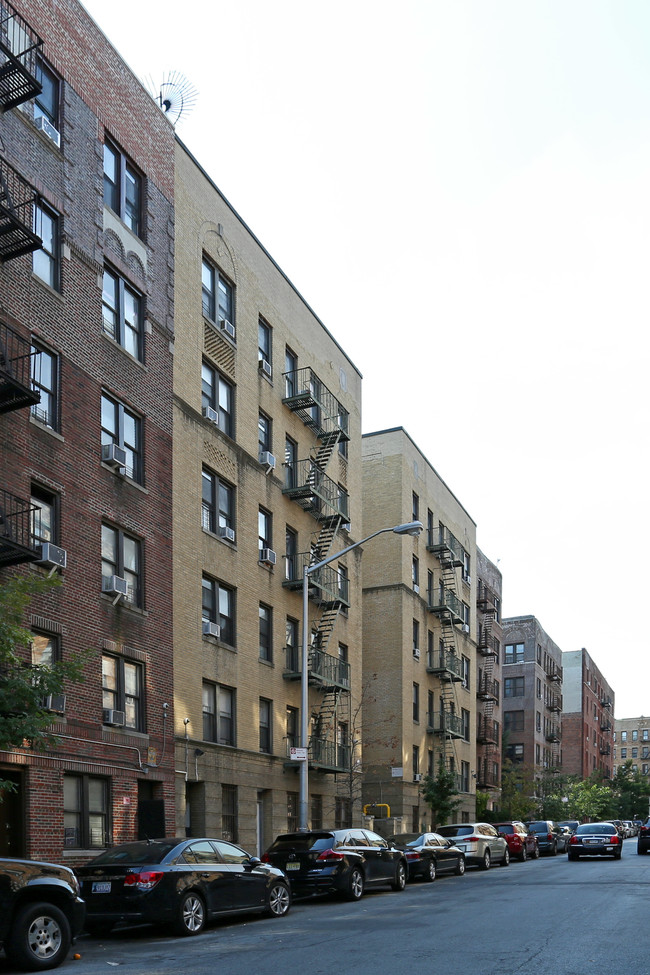 30 Sickles St in New York, NY - Foto de edificio - Building Photo