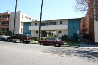 442 S Kenmore Ave in Los Angeles, CA - Foto de edificio - Building Photo