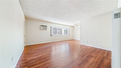 6045 Hazelhurst Pl in Los Angeles, CA - Building Photo - Building Photo