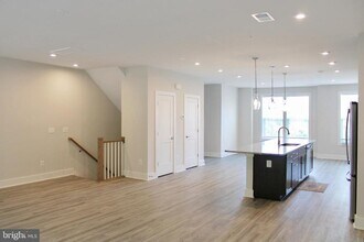 811 Wesley Ln-Unit -B in Charlottesville, VA - Building Photo - Building Photo