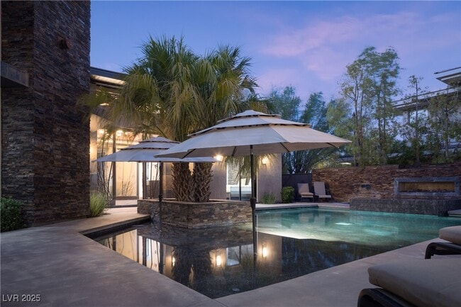 property at 17 Soaring Bird Ct