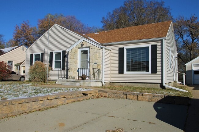 property at 2718 Wyoming St