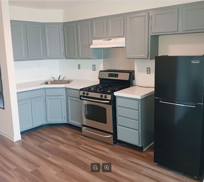 5304 Jackson St in Philadelphia, PA - Foto de edificio - Building Photo