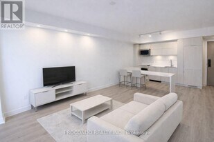 370 Martha St in Burlington, ON - Building Photo