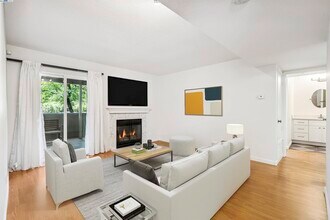 760 Canyon Oaks Dr in Oakland, CA - Building Photo - Building Photo