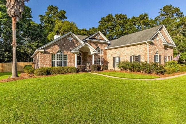 19 St Martin Cir in Richmond Hill, GA - Building Photo - Building Photo