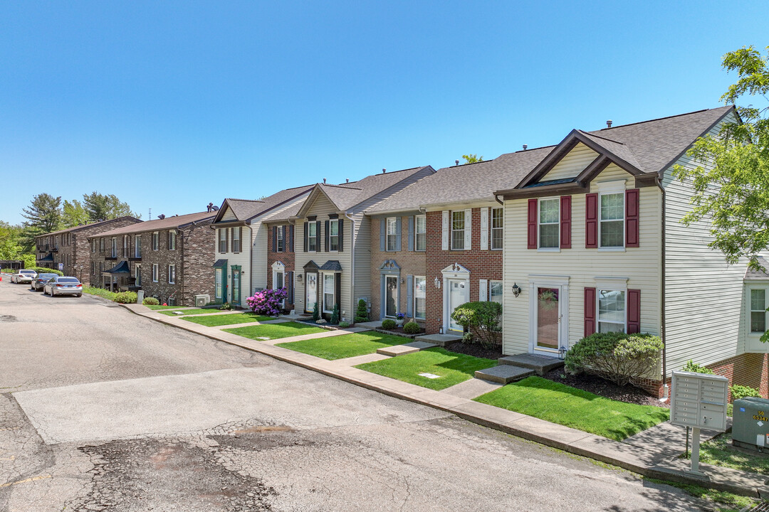 Ramparts Garden Condominiums in New Kensington, PA - Building Photo