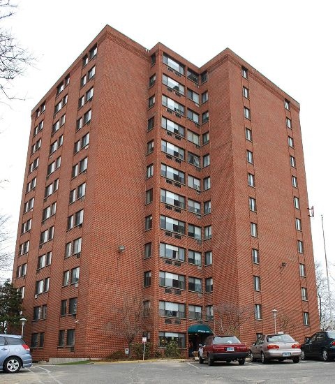 Sycamore Place Apartments in Bridgeport, CT - Building Photo