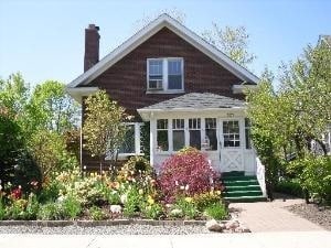 property at 621 Prairie Ave