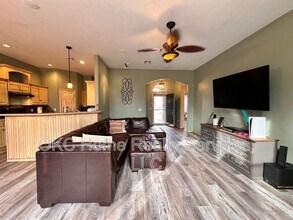 10716 NW 31st Terrace in Yukon, OK - Building Photo - Building Photo