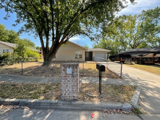property at 1014 E Scott St