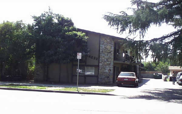 14232 Sylvan St in Los Angeles, CA - Building Photo - Building Photo