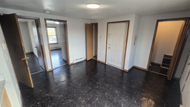 94 16th Ave in Newark, NJ - Foto de edificio - Building Photo