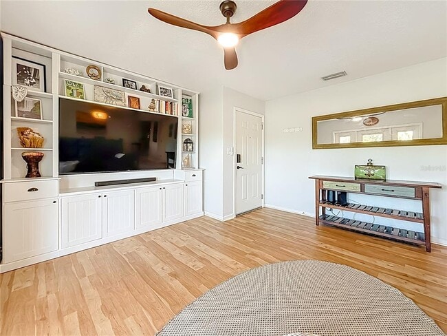 3893 Pompano Dr SE in St. Petersburg, FL - Building Photo - Building Photo