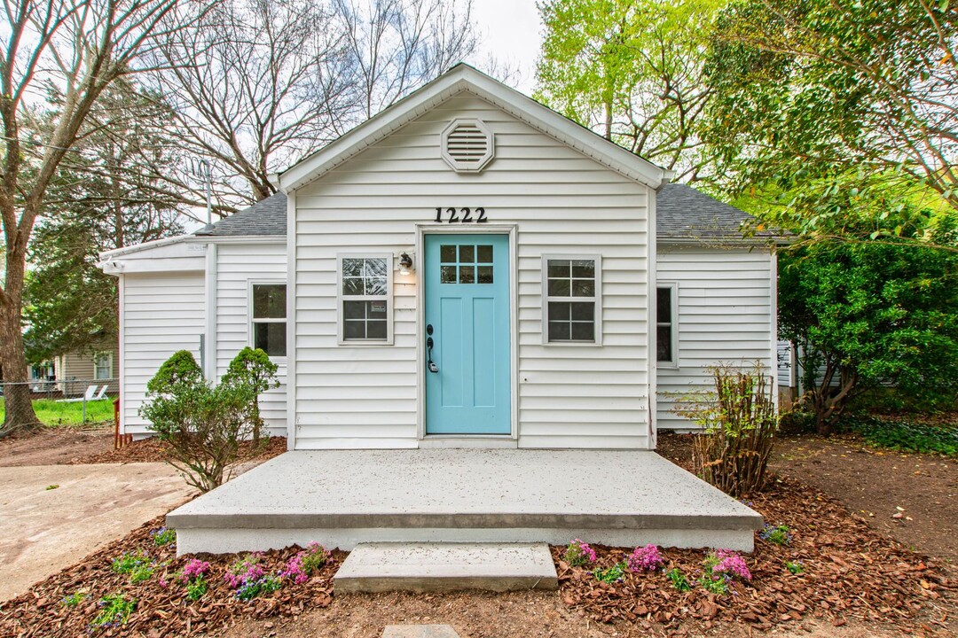 1222 Duffy Pl in Raleigh, NC - Foto de edificio