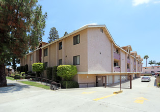 Whittier Pines in Whittier, CA - Building Photo - Building Photo