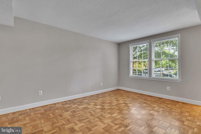 502 Bashford Ln-Unit -3213 in Alexandria, VA - Building Photo - Building Photo