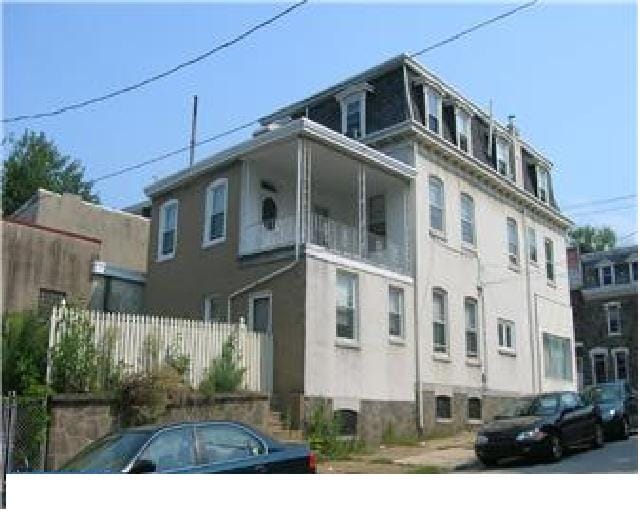 3918 Terrace St in Philadelphia, PA - Building Photo - Building Photo