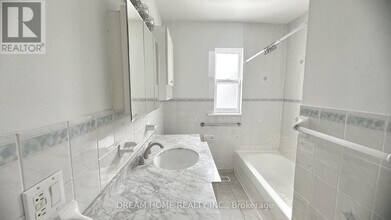 83 Cornwallis Dr in Toronto, ON - Building Photo - Building Photo