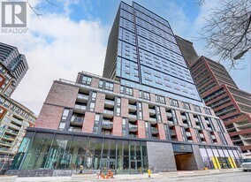 35 Parliament St in Toronto, ON - Building Photo